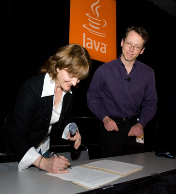 Laurie Tolson signs OpenJDK Charter